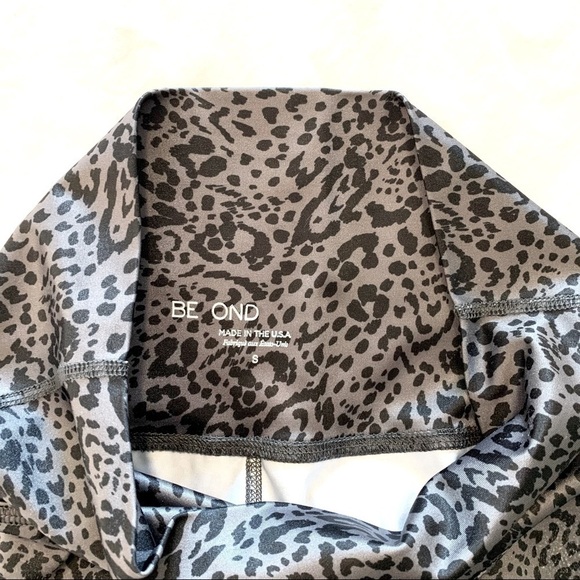 Beyond Yoga Cheetah Print Caught In The Midi High Waisted Legging Small - Picture 9 of 9